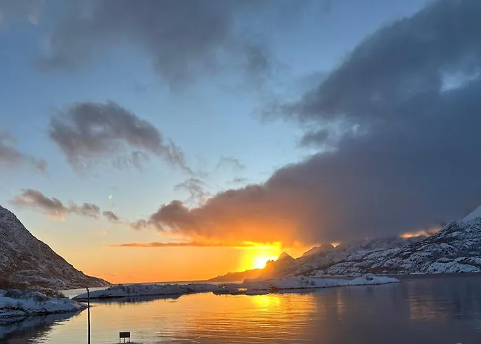 Valen Brygge, *